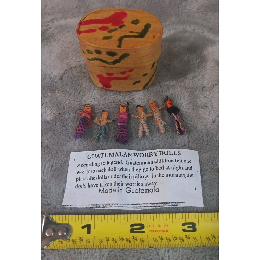 6 Vintage‎ Tiny Guatemalan Worry Dolls Handmade in Hànd Painted Wood Box